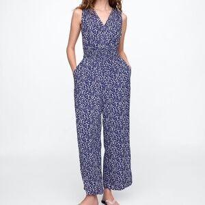 🌺 NEW NWOT GAP Factory Smocked Wide-Leg V-Neck Jumpsuit Blue Floral XL